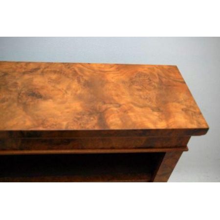 Antiker Nussbaum Bücherschrank