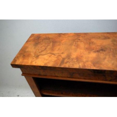 Antiker Nussbaum Bücherschrank