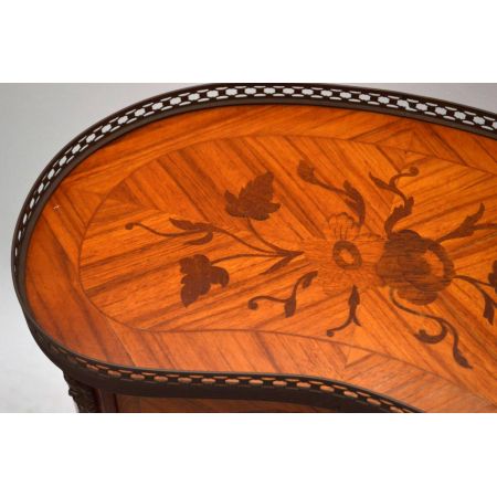 Antiker nierenförmiger Beistelltisch