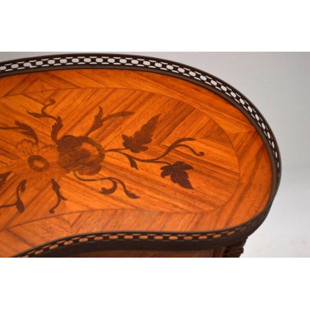 Antiker nierenförmiger Beistelltisch