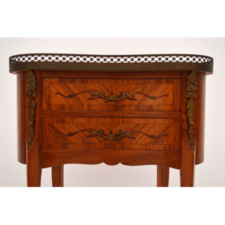 Antiker nierenförmiger Beistelltisch