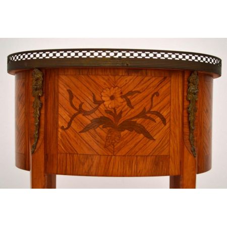 Antiker nierenförmiger Beistelltisch