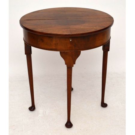 Kleiner Beistelltisch zum Aufklappen