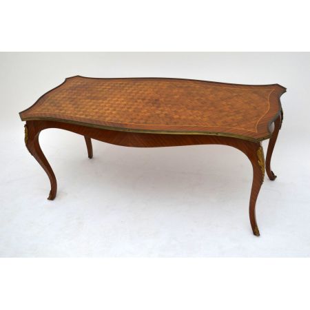 Schöner antiker Coffee Table Sofatisch