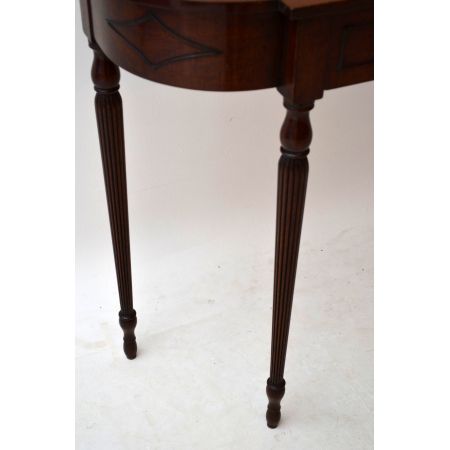 Selten schöner Konsolentisch Sidetable