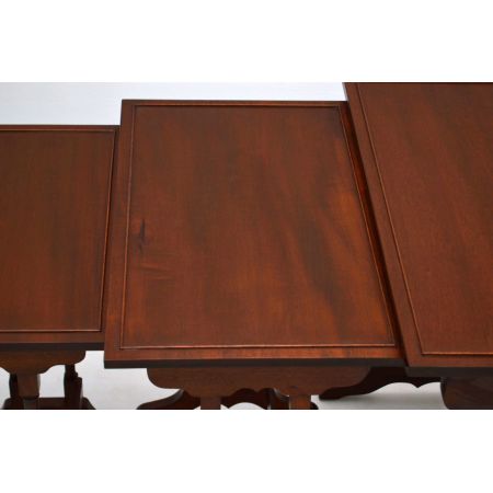 Antikes Nest of Tables 4 kleine Tische