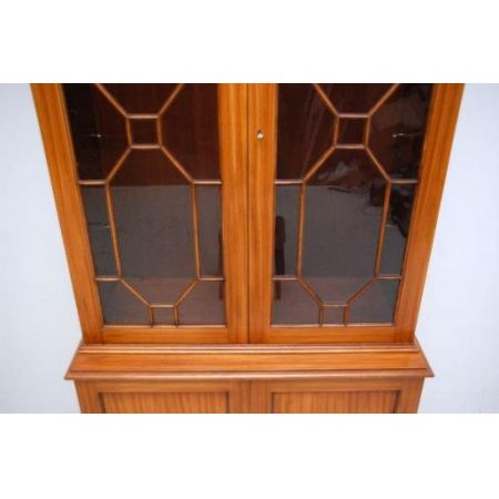 Two Door Bookcase satin wood sehr rar 