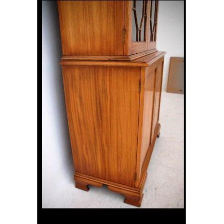 Two Door Bookcase satin wood sehr rar 
