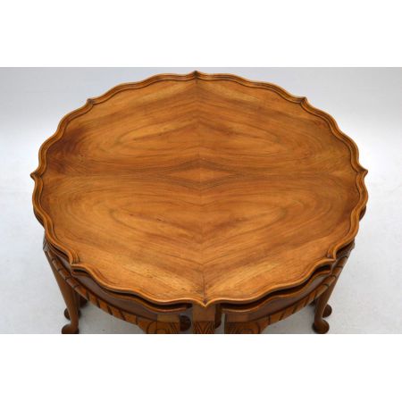 Rundes Nest of Tables antik aus Nussbaum