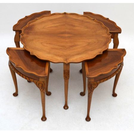 Rundes Nest of Tables antik aus Nussbaum