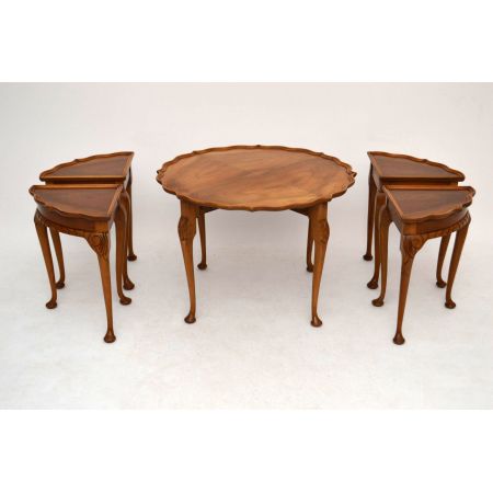 Rundes Nest of Tables antik aus Nussbaum