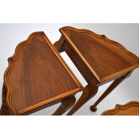 Rundes Nest of Tables antik aus Nussbaum