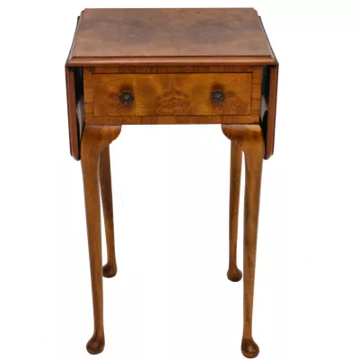 Antiker Nussbaum Drop Flap Beistelltisch