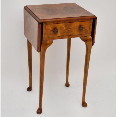 Antiker Nussbaum Drop Flap Beistelltisch