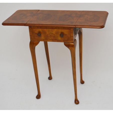 Antiker Nussbaum Drop Flap Beistelltisch