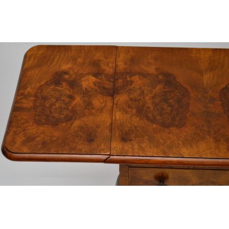 Antiker Nussbaum Drop Flap Beistelltisch