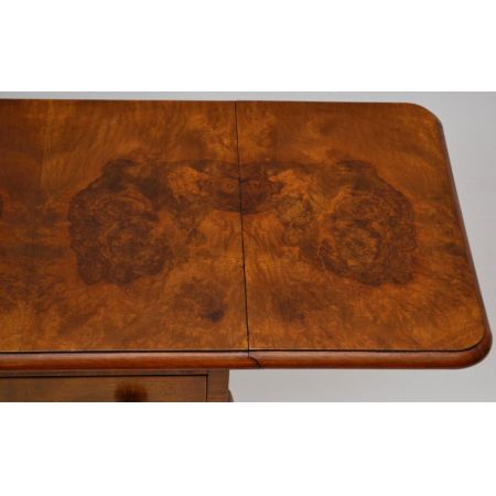 Antiker Nussbaum Drop Flap Beistelltisch