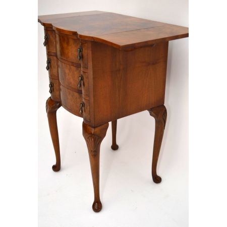 Antiker Nussbaum Tropfen Flap Beistelltisch mit Schubladen