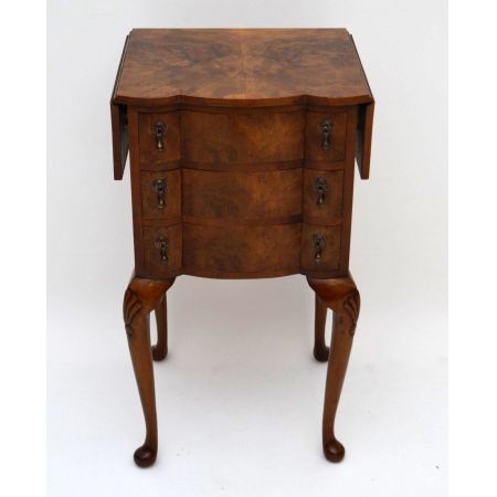 Antiker Nussbaum Tropfen Flap Beistelltisch mit Schubladen