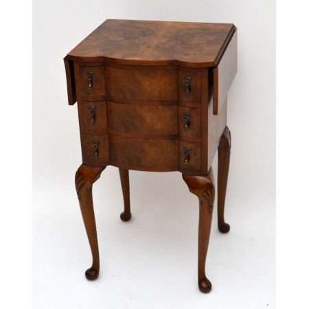 Antiker Nussbaum Tropfen Flap Beistelltisch mit Schubladen