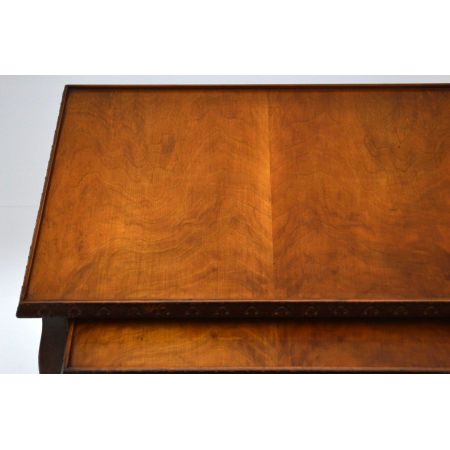 Antiker Queen Anne Style Nussbaum Nest 3er Tisch Set