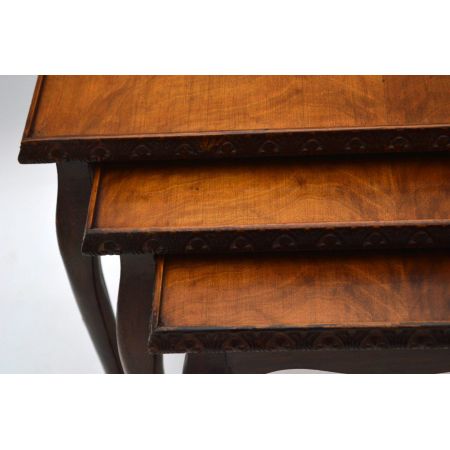 Antiker Queen Anne Style Nussbaum Nest 3er Tisch Set