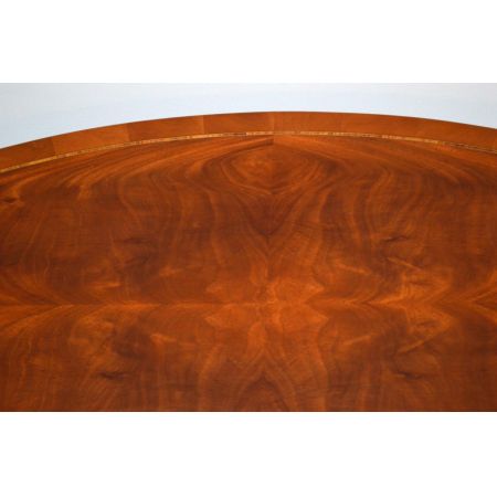 Langer antiker Regency-Stil Oval Couchtisch