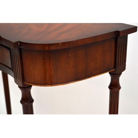 Antiker Beistelltisch Konsolentisch