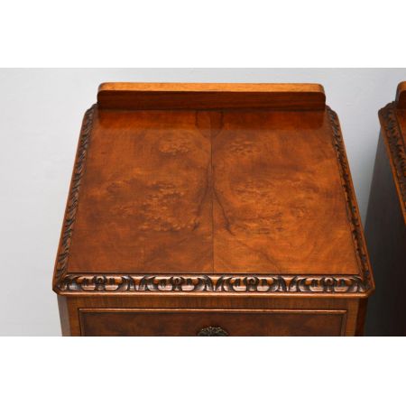 Paar antiker Nachttische Nachtschränke