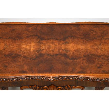 Antiker Nussbaum Burr Coffee Table - Nest