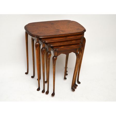 Antikes Nest of Tables aus Walnuss