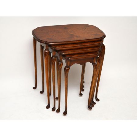 Antikes Nest of Tables aus Walnuss