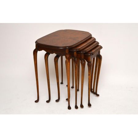 Antikes Nest of Tables aus Walnuss