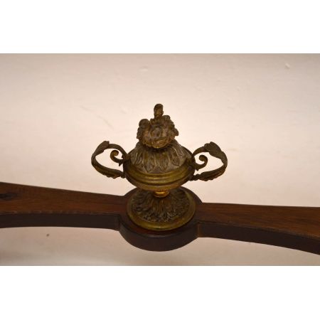 Ein Paar antik-französischer Marmor Tische