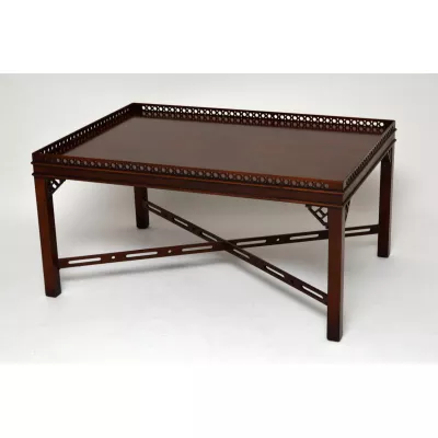 Antiker chinesischer Chippendale-Stil Couchtisch