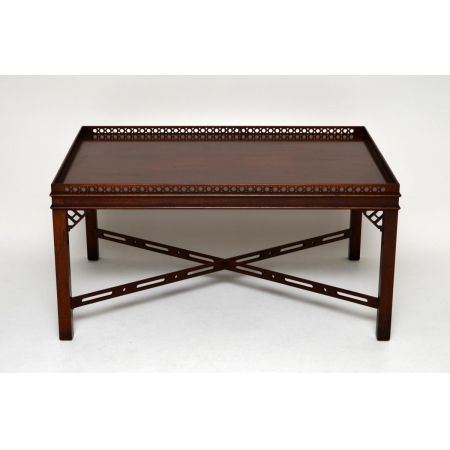 Antiker chinesischer Chippendale-Stil Couchtisch