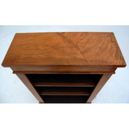 Ein Paar Bücherschränke - Walnuss