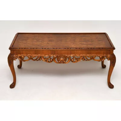 Antiker Burr Nussbaum Couchtisch