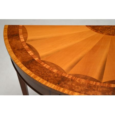 Ein Paar antiker „Adam“ Beistelltische