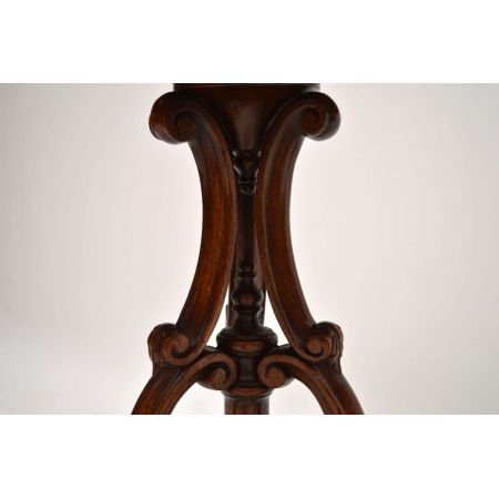 Ein Paar antike geschnitzte Mahagoni-Beistelltische