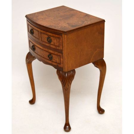 Antiker Queen Anne Ahorn-Nussbaum Beistelltisch