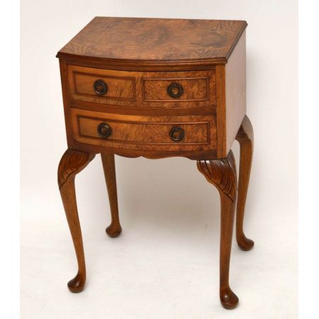 Antiker Queen Anne Ahorn-Nussbaum Beistelltisch