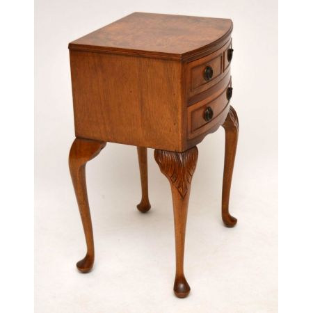 Antiker Queen Anne Ahorn-Nussbaum Beistelltisch