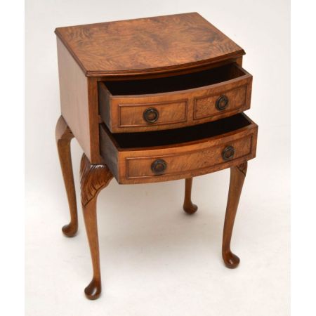 Antiker Queen Anne Ahorn-Nussbaum Beistelltisch