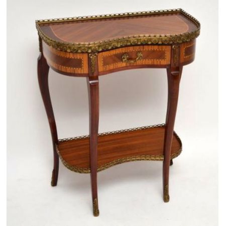 Kleiner antik-französischer Mahagoni Beistelltisch