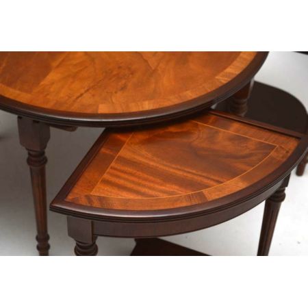 Antiker Georgean Couchtisch Nest aus Mahagoni