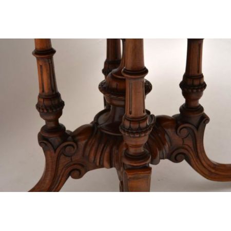 Antiker Victorian Nussbaum Esstisch