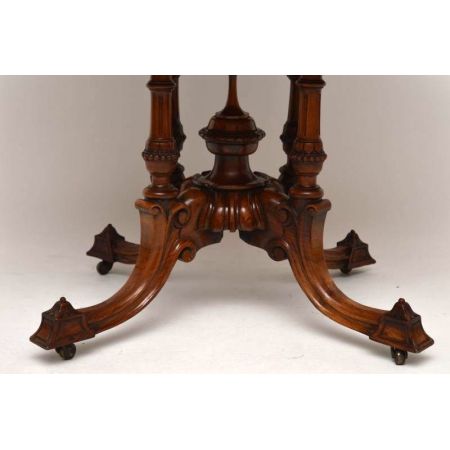 Antiker Victorian Nussbaum Esstisch