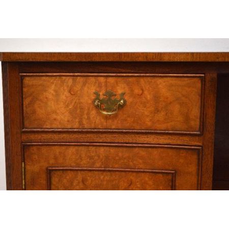 Bücherschrank Sideboard mit geschwungener Front