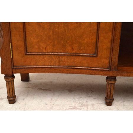 Bücherschrank Sideboard mit geschwungener Front